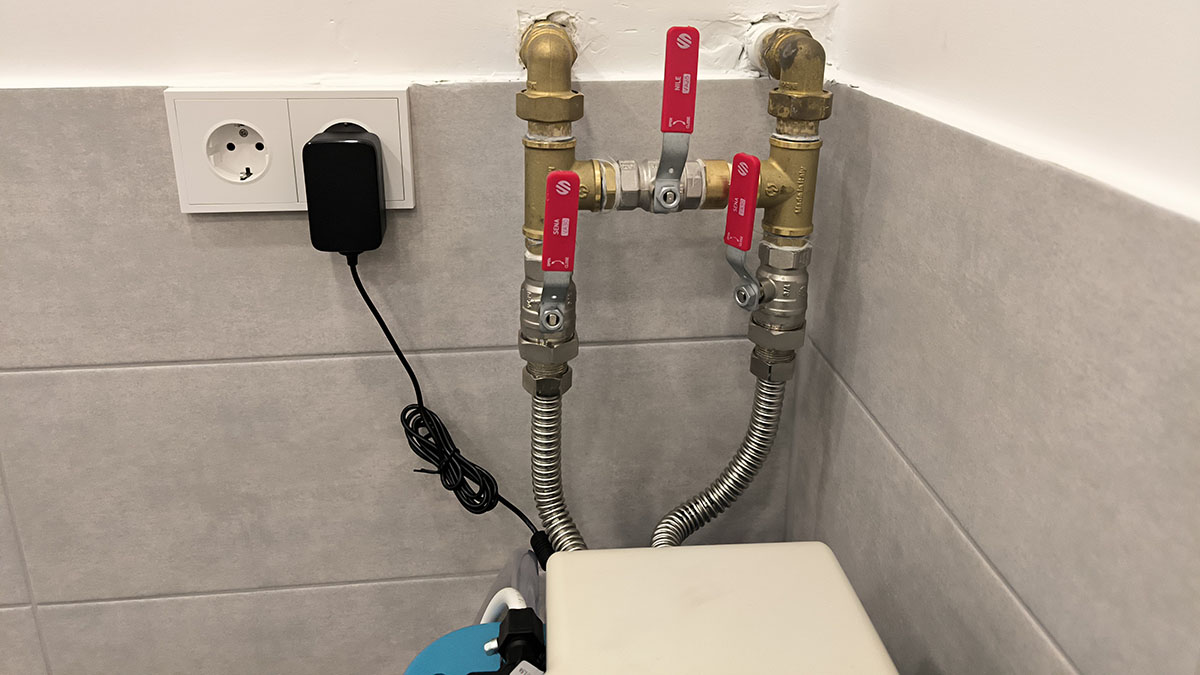 Vízlágyító telepítése lépésről lépésre: Így kerüld el a leggyakoribb bekötési hibákat 8 Vízlágyító vezérlőfej hálózati transzformátor és tápegység